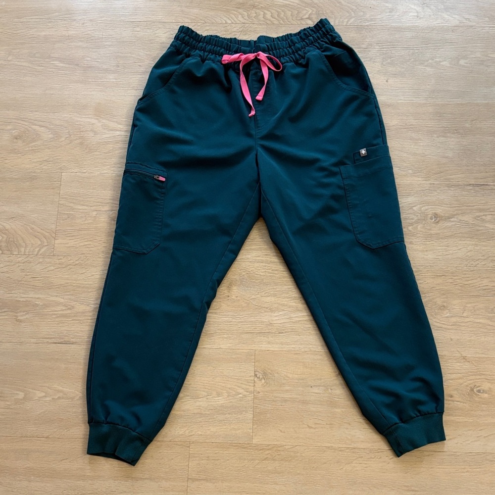 Figs Women’s Caribbean Blue Jogger Scrub Pants